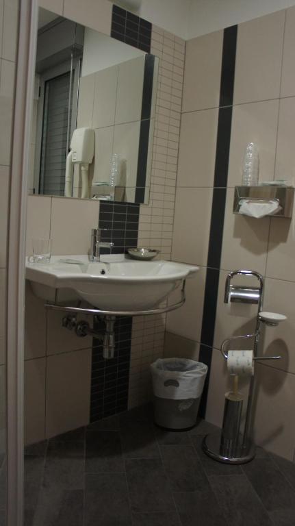 Hotel Le Sorgenti Popoli Buitenkant foto