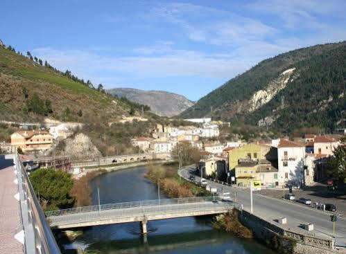 Hotel Le Sorgenti Popoli Buitenkant foto